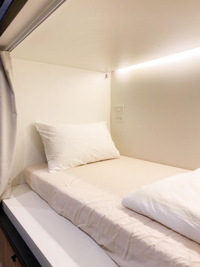 Ben&Pooh Hostel Бангкок Екстер'єр фото